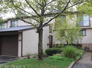 7376 Pine Ridge Ct, Cleveland, OH 44130