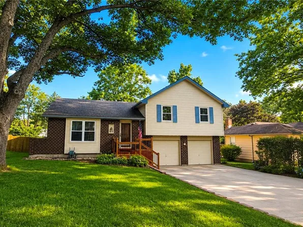 817 E Cothrell St, Olathe, KS 66061