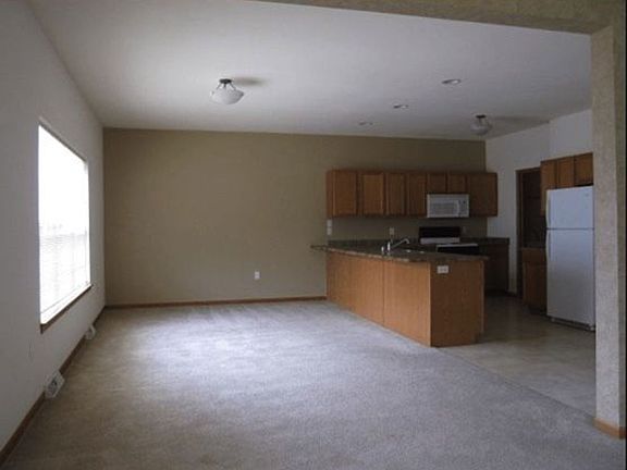 4th image of 4201-4231 Owl Creek Dr #4209