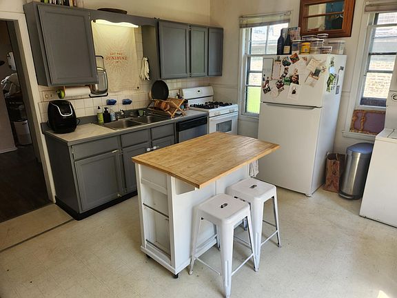 5th image of 2412 S Logan Ave #1