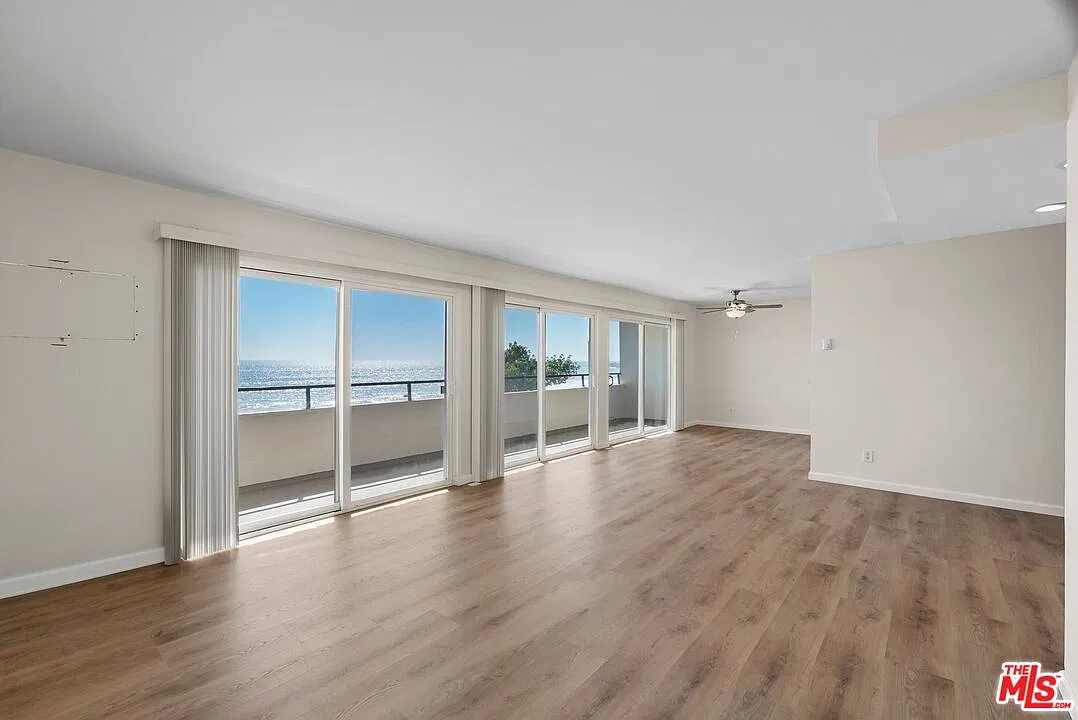 2 bed, 2.0 bath, 1200 sqft, $5,495 — Photo 4