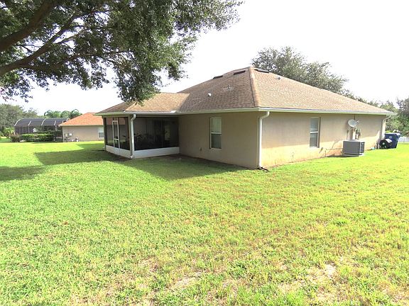 3rd image of 1136 Lakeview Oaks Dr
