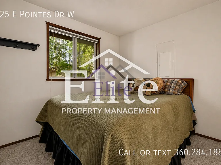 625 E Pointes Dr W — Photo 5