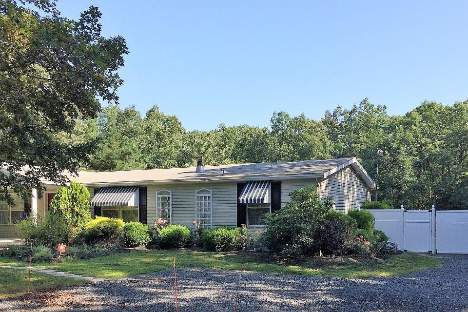 950 Front & Driveway