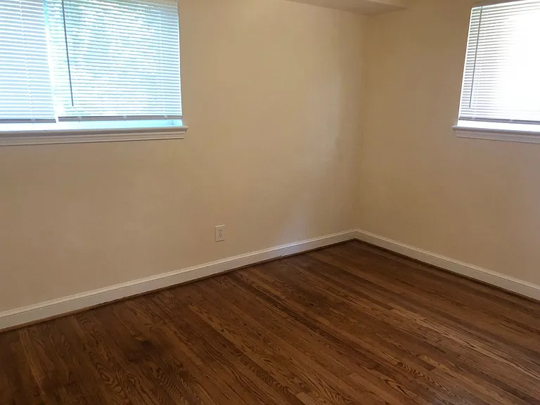 8806 Bradford Rd. — Photo 10