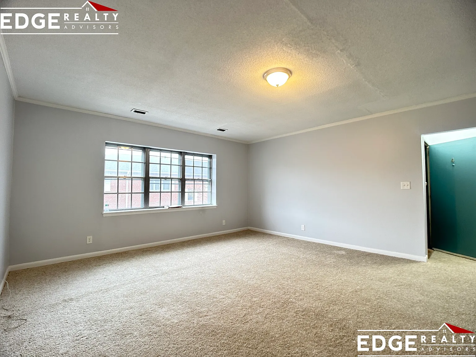 3 bed, 1053 sqft, $3,600 — Photo 4
