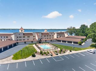 12275 N Ogden Point Rd APT 306, Syracuse, IN 46567