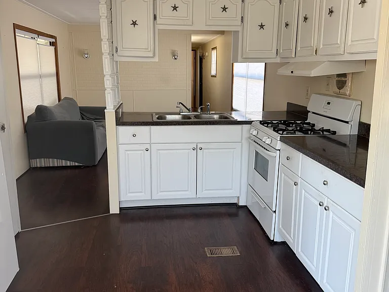24195 King Rd — Photo 6