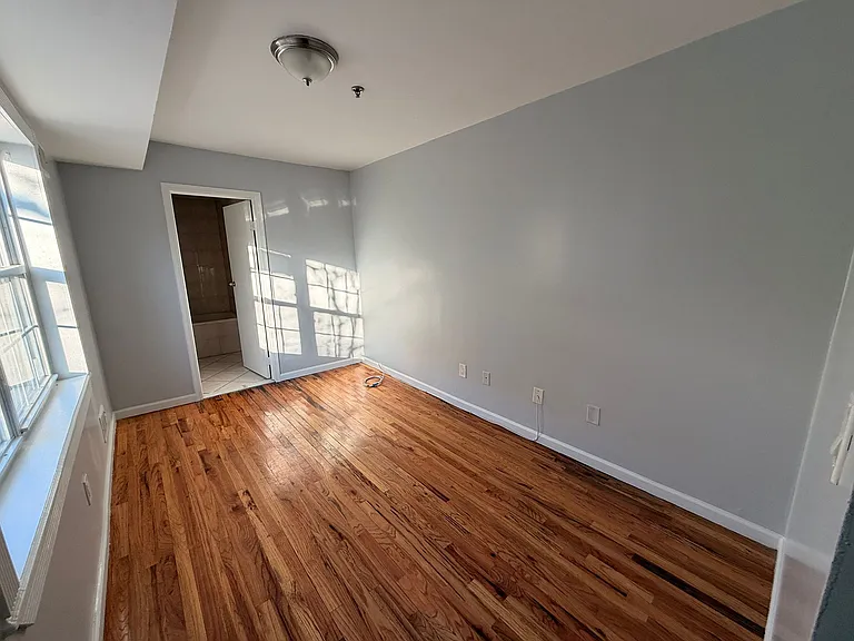 812-14 New York Ave #1E — Photo 7