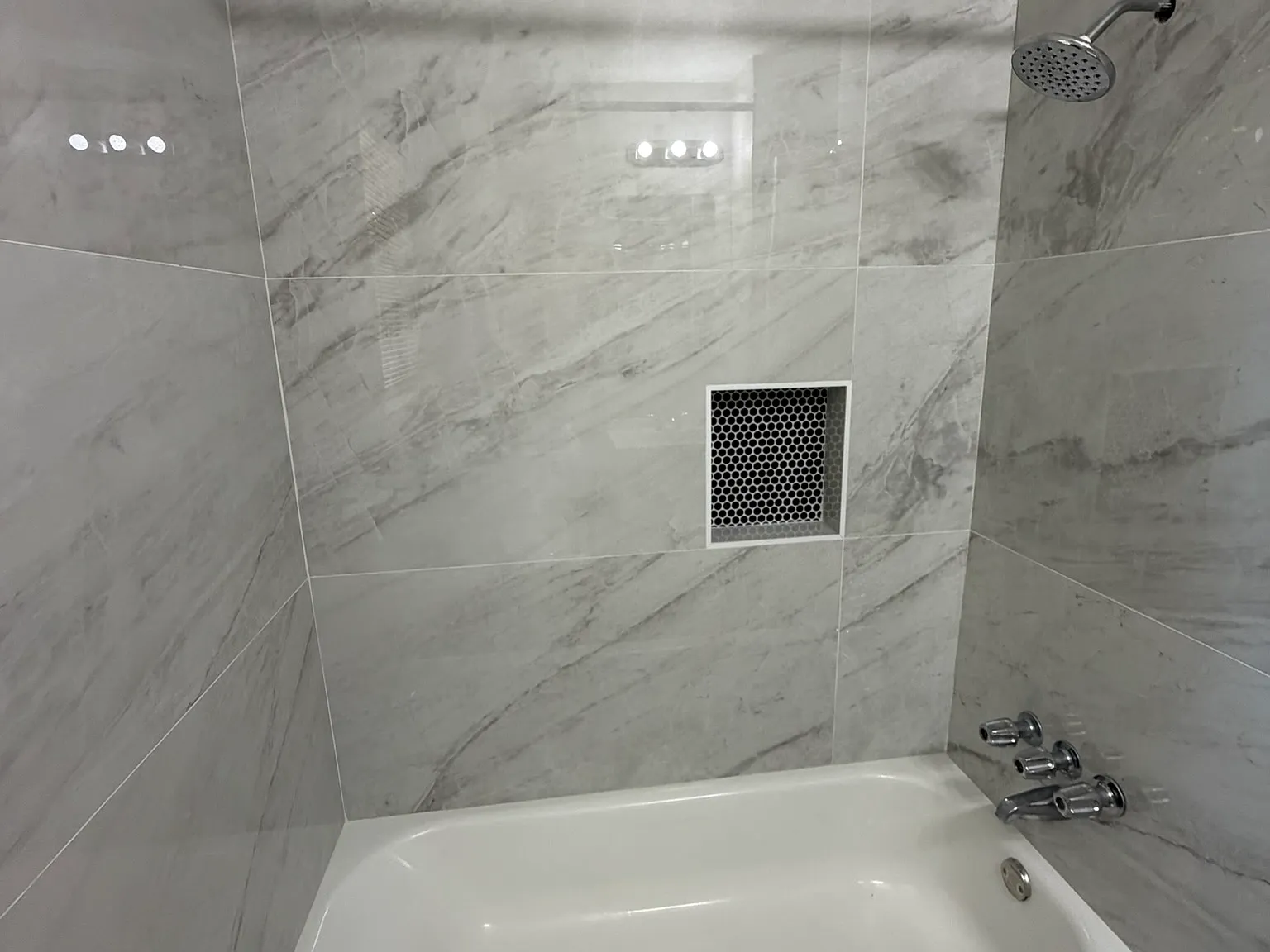 3 bed, 1200 sqft, $1,400 — Photo 3