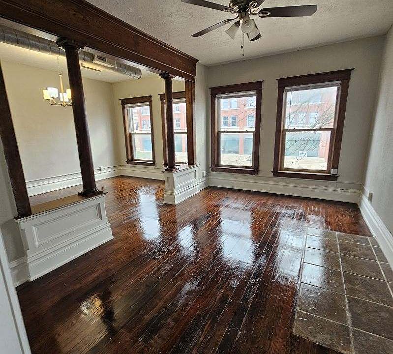 Main Living room with lots of windows for sunlight