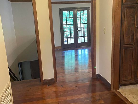 3rd image of 218 Woodland Hills Dr