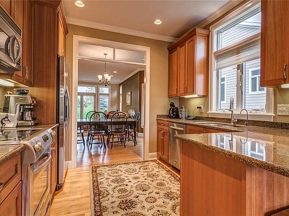 5th image of 127 Edwards Falls Ln