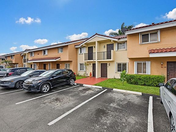 4th image of 560 NW 82nd Pl APT 306