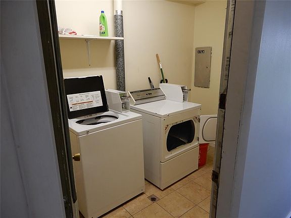 4th image of 1714 Herault Pl APT A