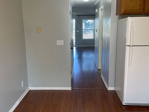 5th image of 2134 Oakcrest Cir