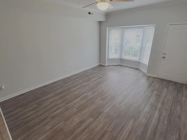 301 Hickory Pl — Photo 10