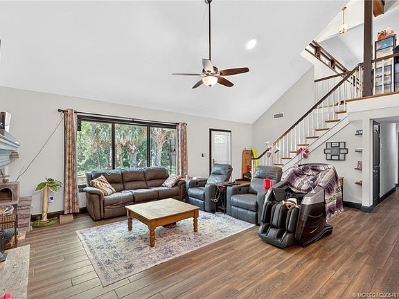 3rd image of 3548 Seminole Rd