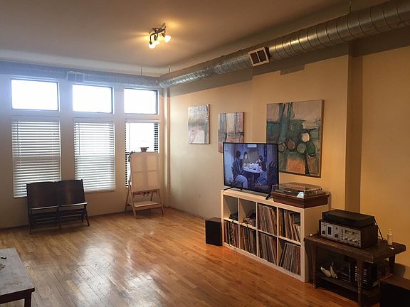 2nd image of 1391 N Milwaukee Ave #300