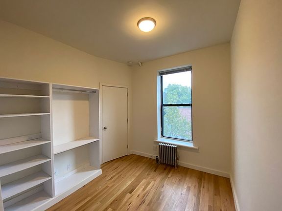 4th image of 332 E 18th St APT 19