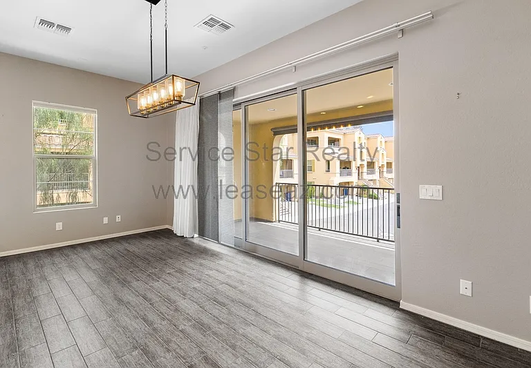 888 N Imperial Pl — Photo 6