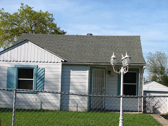 2nd image of 225 Santiago Ave