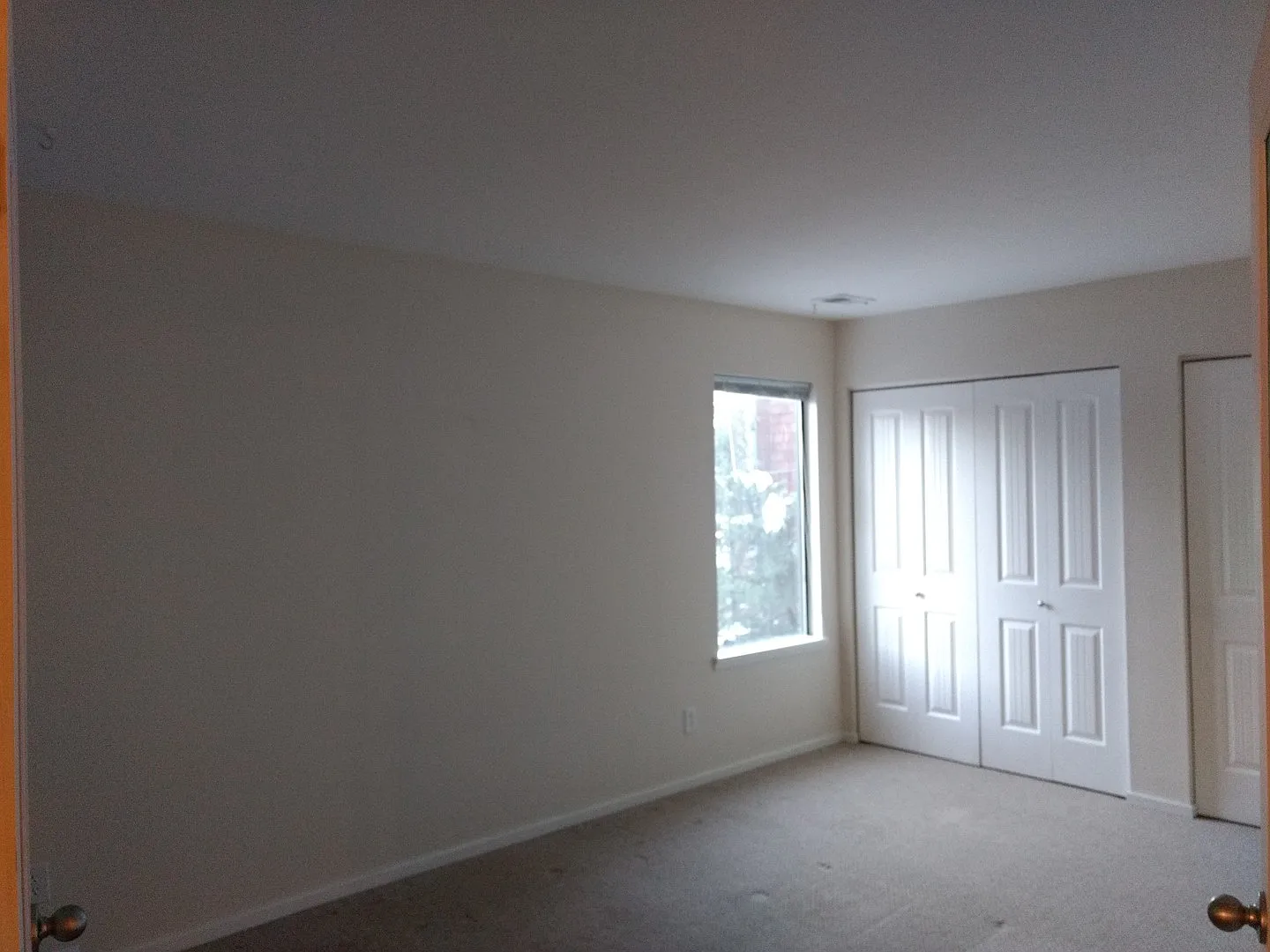 Perfectly Located 2 Bed/1.75 Bath Condo - Available Aug. 2026! — Photo 4