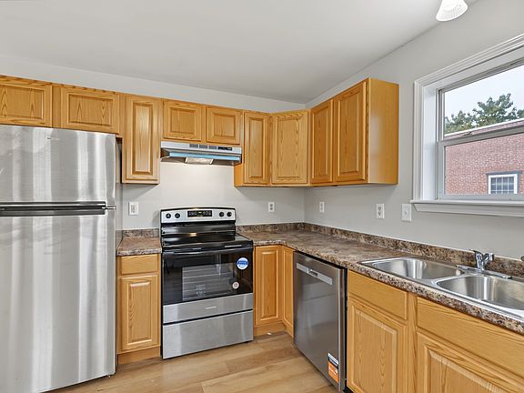 2nd image of 35 Canby St #3