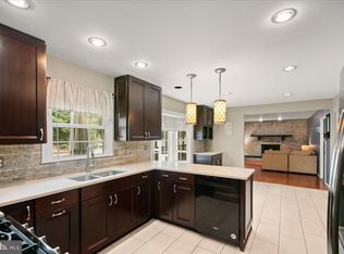 7142 Red Horse Tavern Ln, Springfield, VA 22153