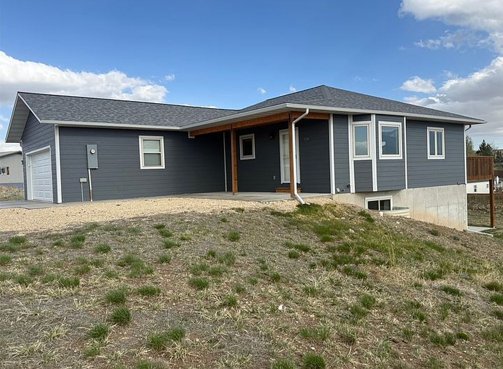 114 Jerry Dr - Property Image