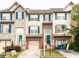 12 Sara Ln, Hanover, PA 17331