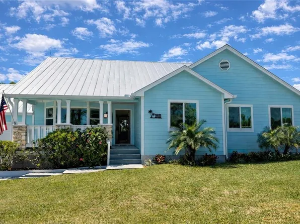 20520 Pine Tree LN, ESTERO, FL 33928