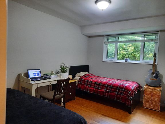 5th image of 10513 Montrose Ave APT 3
