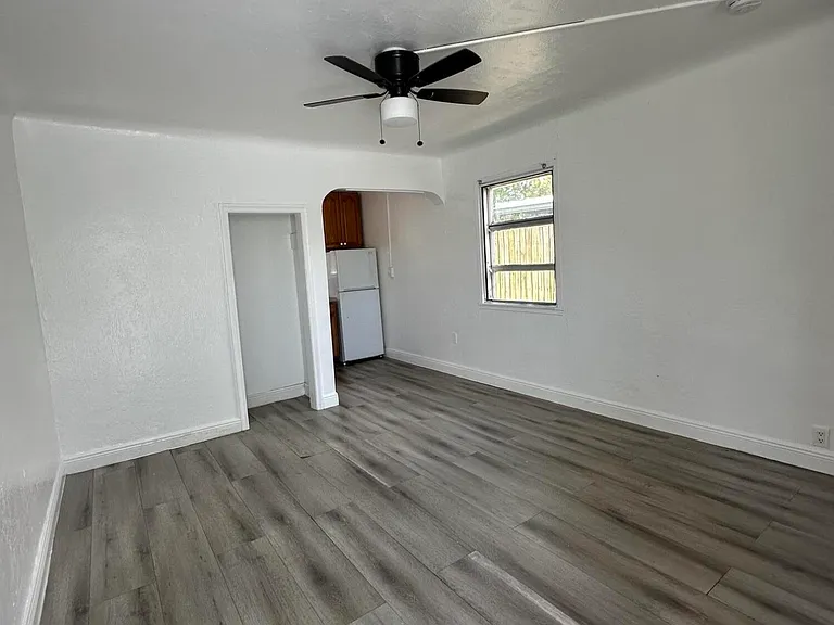 17 Detroit St #8 — Photo 2