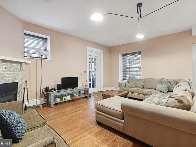 5400 Woodcrest Ave — Photo 42