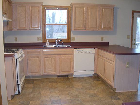 3rd image of 84 Jordan Ln
