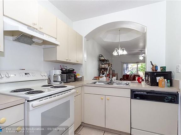 4th image of 120 SW 109th Ave APT 17