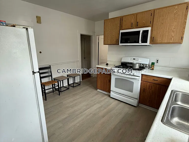 9 Roberts Rd #3 — Photo 7