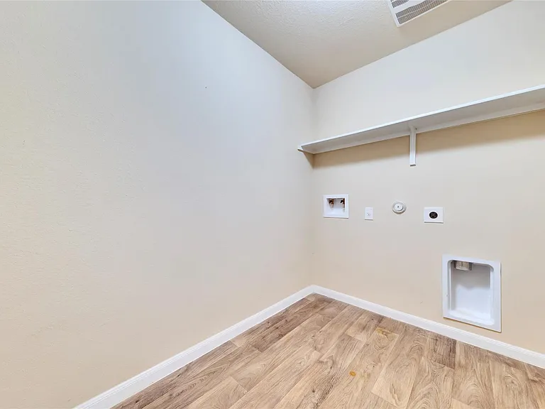 5913 Diamondleaf Bnd — Photo 13