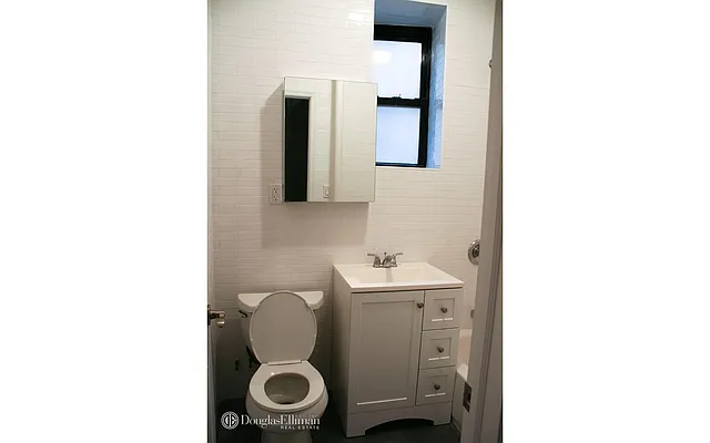 Rented by Douglas Elliman | media 19