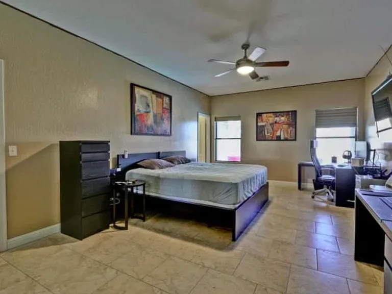 220 E Beth Dr — Photo 11