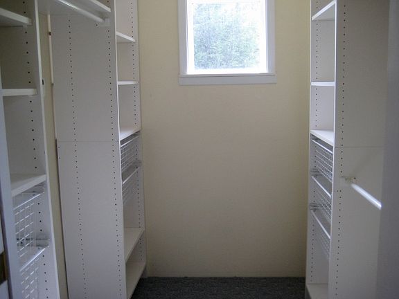 Walk in with organizer units
