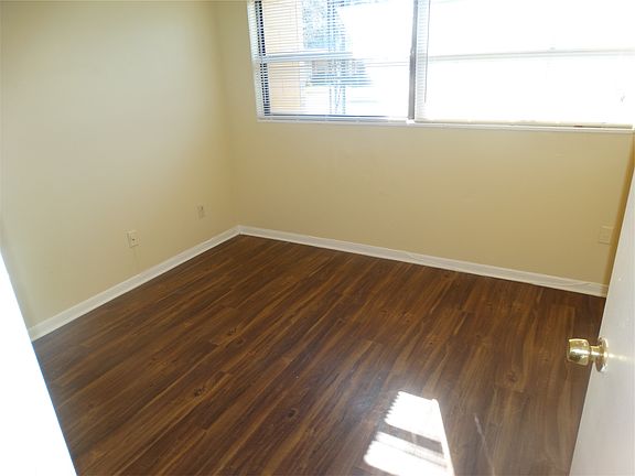 4th image of 4323 Clarinda St