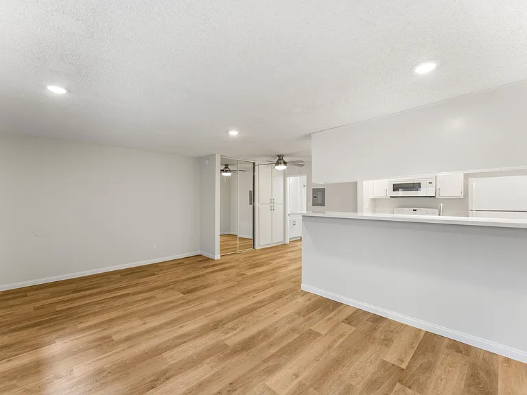 Belmont Heights — Photo 11