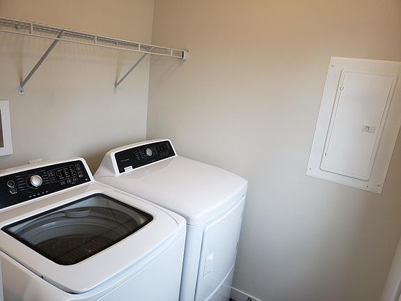 5th image of 1250 Paree St #646