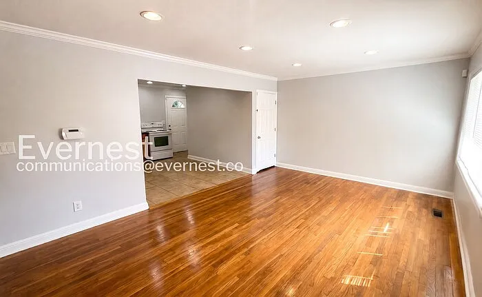6913 Martha Ave #A — Photo 8