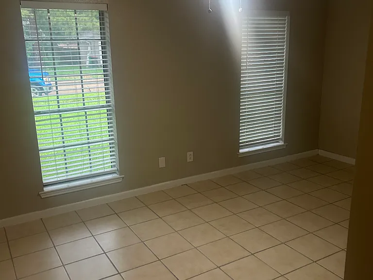 5114 Scottwood Dr — Photo 9