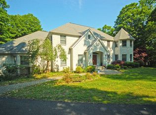 8 Newstar Rdg, Sparta, NJ 07871