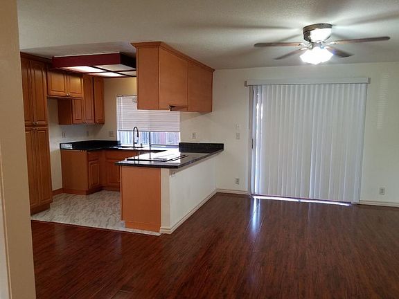 4th image of 1014 Pebblecreek Ct