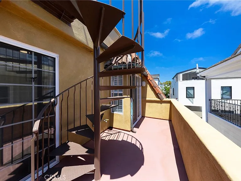 515 Begonia Ave #B — Photo 24